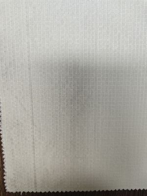 Protégez le vêtement en tissu de méta-aramide à 5% de para-aramide et de longueur endommagée de 4,5 cm Idéal pour les équipements de protection de sécurité