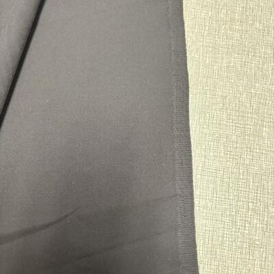 Longueur de rouleau 100m Tissu aramide personnalisé offrant une stabilité thermique de 260°C 15 % parfait pour les vêtements ignifuges