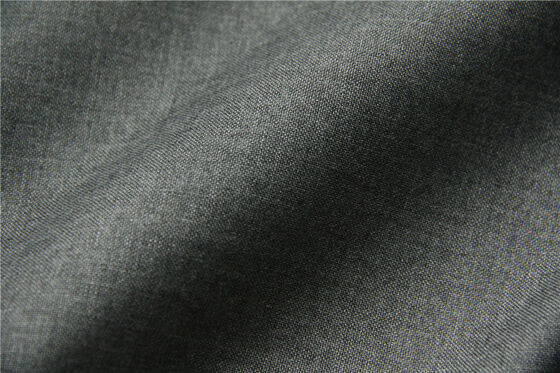Tissu méta-aramide offrant un niveau de résistance aux UV 4 à 5 conçu pour les équipements de sécurité et les vêtements résistants aux hautes températures