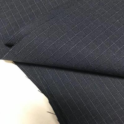 Tissu tissé en métal aramide 220gm avec résistance à la rupture 1000N 1200N Idéal pour les vêtements de protection et les équipements de sécurité