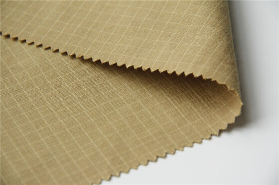 Tissu mélangé d'aramide de bonne résistance chimique conçu pour les vêtements de protection industriels et de longue durée