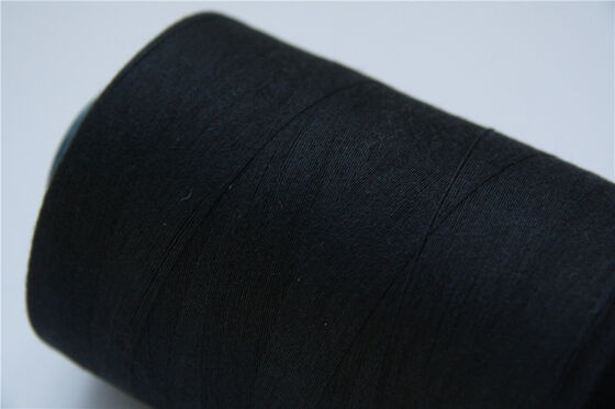 S Twist FR VISOCE YARN Fil ignifuge d'apparence lisse, parfait pour les vêtements de protection et les applications techniques