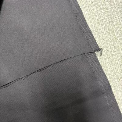 Longueur de rouleau 100m Tissu aramide personnalisé offrant une stabilité thermique de 260°C 15 % parfait pour les vêtements ignifuges