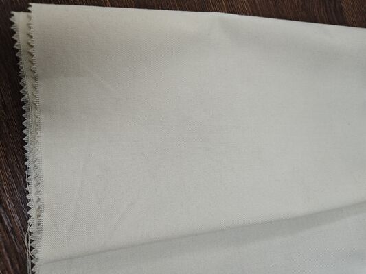 200 gm de tissu métaramidique de 150 cm de largeur et résistant à la chaleur jusqu'à 250 °C pour la sécurité industrielle